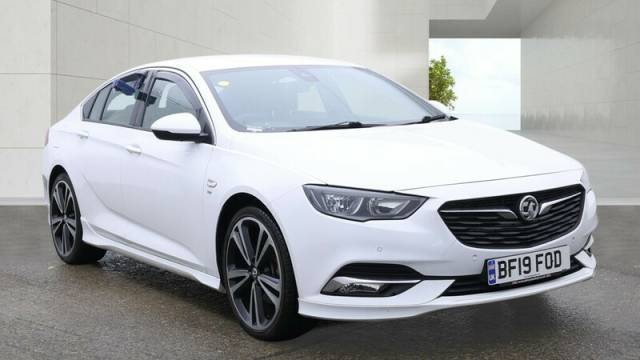 Vauxhall Insignia 2.0 GRAND SPORT SRI VX-LINE NAV HATCHBACK Diesel WHITE